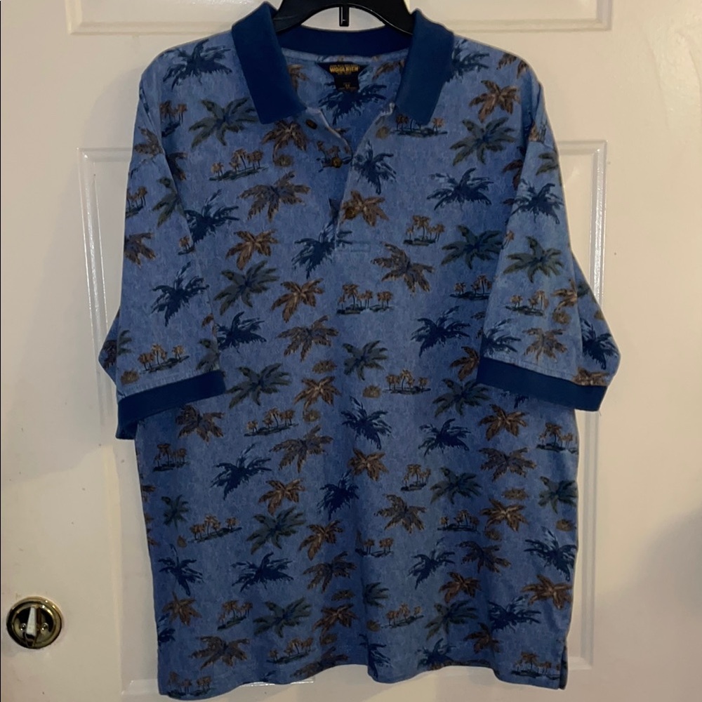 SALE🤪Woolrich Blue Tropical Print